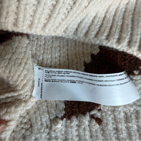 Patchy Braided Cable-Knit Turtleneck Sweater - Picture 8 of 9